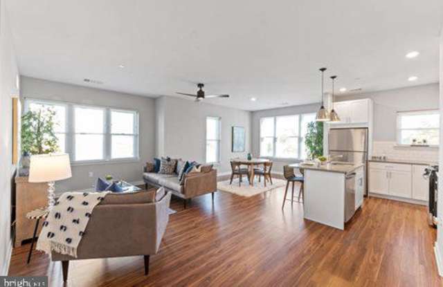 240 WINDGATE DR Gallery 2