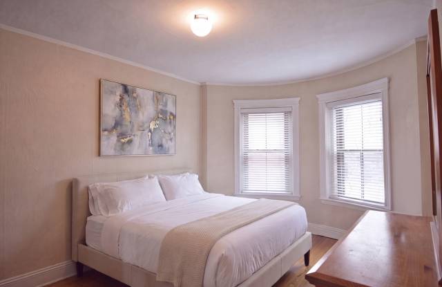 1813 Beacon St #3C Brookline MA 02445 Gallery 4