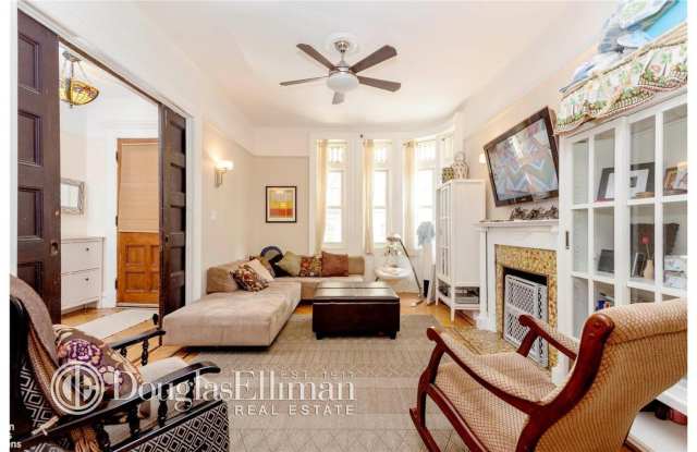 1046 Sterling Pl Gallery 3