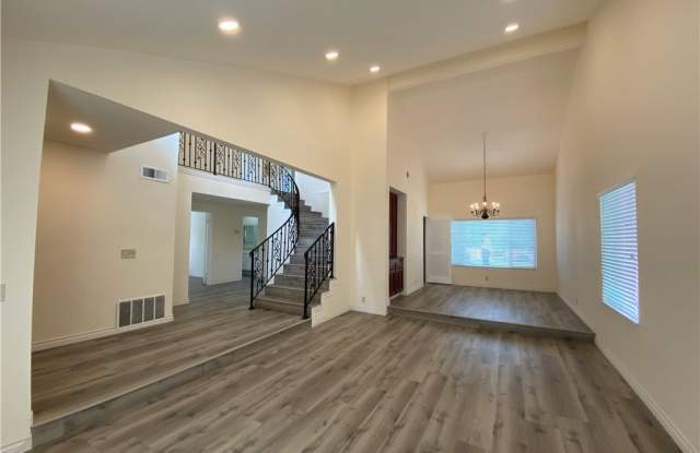 19435 Branding Iron Road Gallery 3