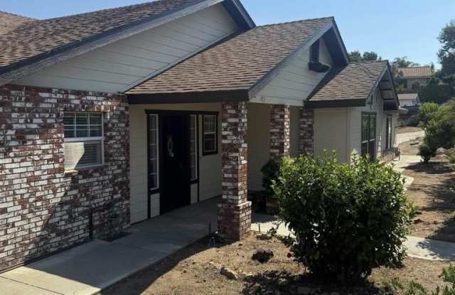 473 Ali Way - 473 Ali Way, Fallbrook, CA 92028