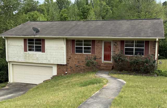 Nice 3 Bed 2 Bath Available Now! photos photos