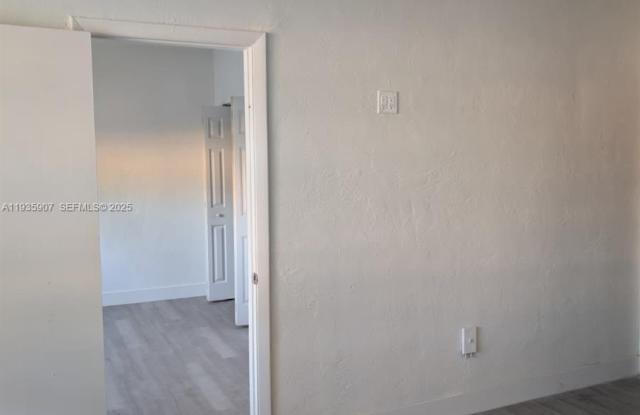 2910 SW 7th St photos photos