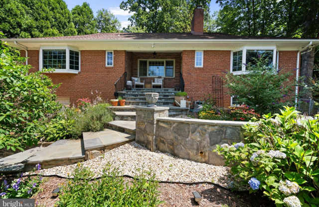 5201 BROOKEWAY Drive Gallery 1