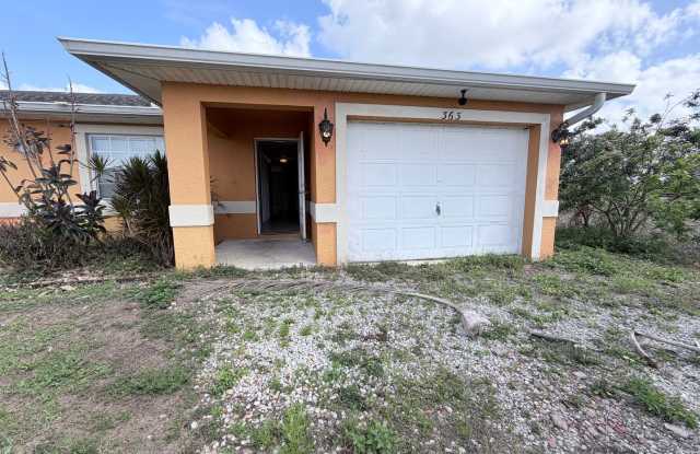 3/2 Duplex in Lehigh photos photos
