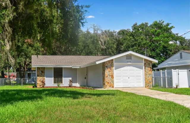 Half Off! 2 Bedroom, 1.5 Bathroom Home for Rent in Zephyrhills! - 5022 5th Street, Zephyrhills, FL 33542