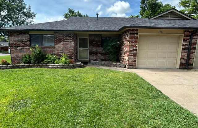 2 bedroom 2 bath home in Rogers photos photos