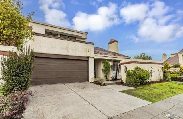 Spacious Redwood Shores beauty with 3 beds and 2-1/2 baths photos photos