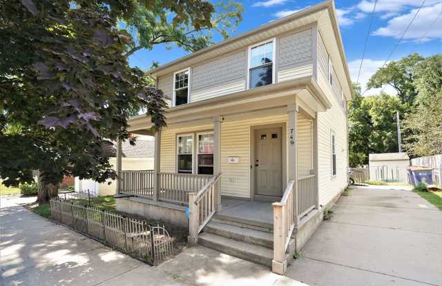 AVAILABLE IN NOVEMBER! 3 Bedroom, 1.5 Bath House in Grand Rapids photos photos