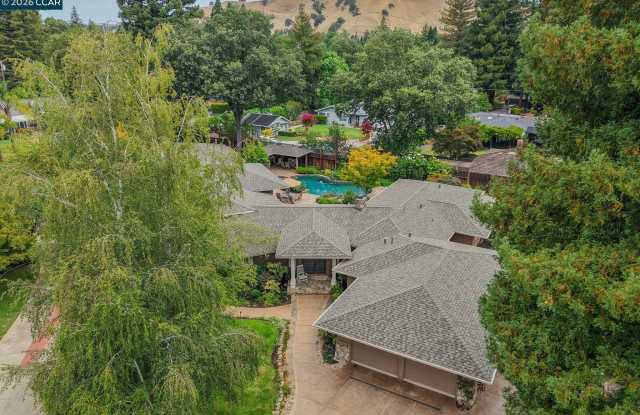 144 Irongate Ct Gallery 2