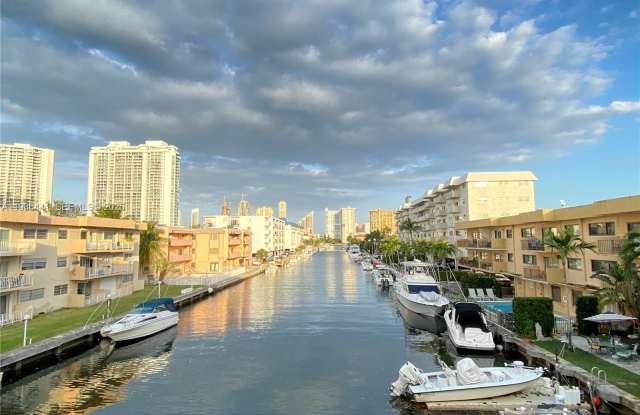 17051 NE 35th Ave photos photos