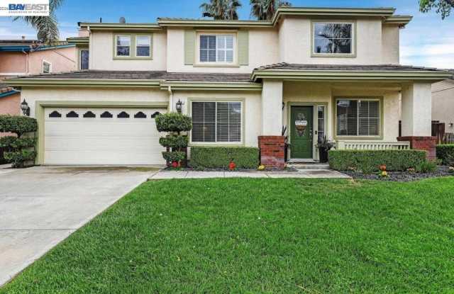 828 Hollowbrook Drive Gallery 1