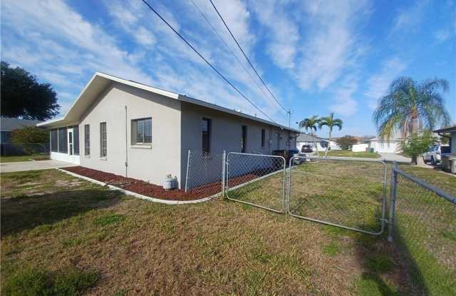 3305 SW 7th Place photos photos