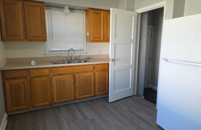 Move in Special - Updated 2-Bedroom, 1-Bathroom Home with Basement – $1,045/Month | Accepting Section 8 Gallery 3