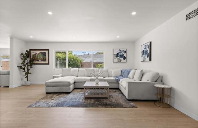 9038 Whitaker Ave photos photos