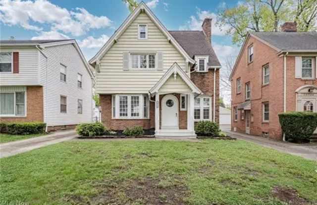 Spacious 4-Bedroom Colonial in Shaker Heights photos photos Spacious 4-Bedroom Colonial in Shaker Heights photos photos