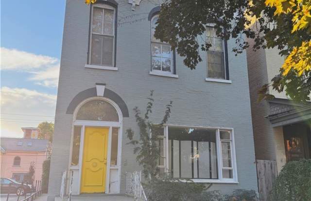 18 N Pearl Street Gallery 1