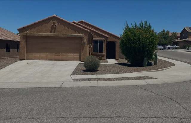 Charming Northwest Tucson Home: 3 Bed, 2 Bath with 2-Car Garage & Covered Patio Gallery 1