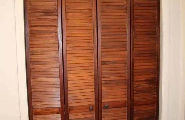 2 Bedroom 1 Bath Available September 1. Close to downtown. photos photos