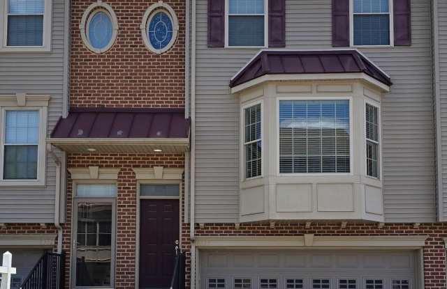 6334 CREEKBEND DRIVE Gallery 2