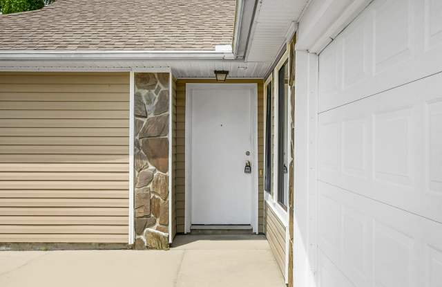 7750 Betty Louise Drive Gallery 3
