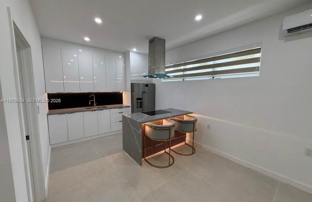 401 NW 131st St photos photos