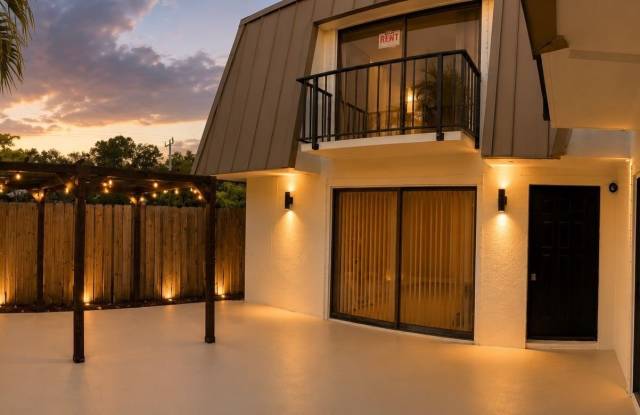 3359 Gardens East Dr Gallery 4
