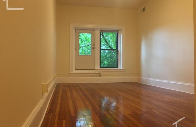 Charming 2 Bedroom-No Broker Fee Gallery 4