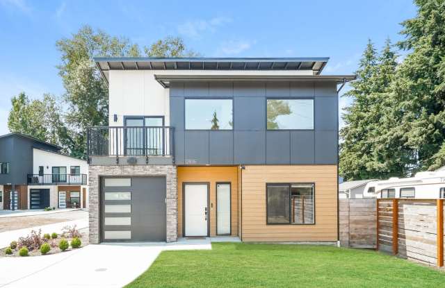 Bright and Beautiful Burien Home with Modern Comforts photos photos