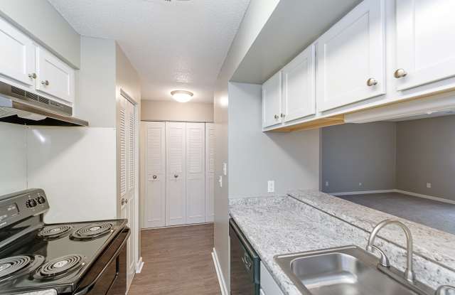 Pebble Point Apartments Gallery 1