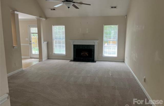 2919 Springs Drive Gallery 4