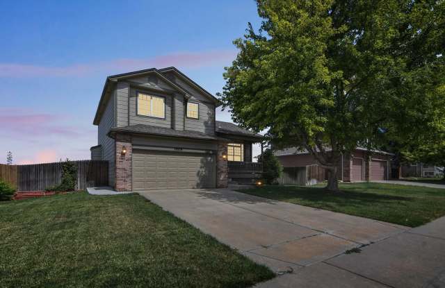 Charming 3BR House in Aurora photos photos