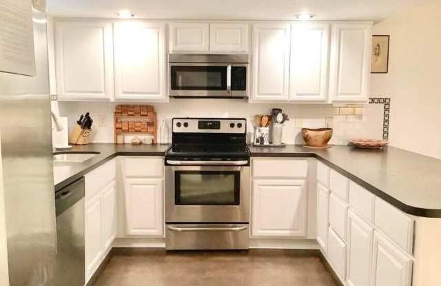 3627 E SUNNYSIDE Drive Gallery 2