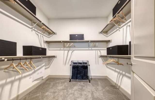 5682 Worth Pkwy Gallery 1