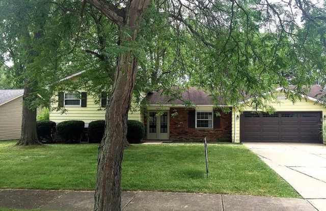 Spacious Four Bedroom Home in Olmsted Falls photos photos