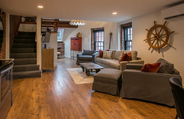 140 Penhallow Street - 140 Penhallow St, Portsmouth, NH 03801