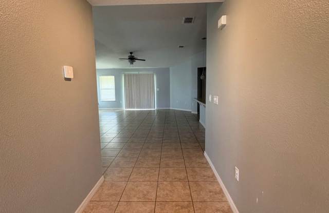 4bedroom 2bath home in ST Cloud Gallery 3