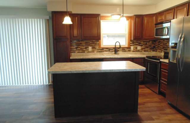 1134 E Lindbergh St photos photos