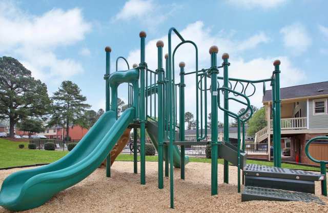 Country Club Apartments Gallery 3