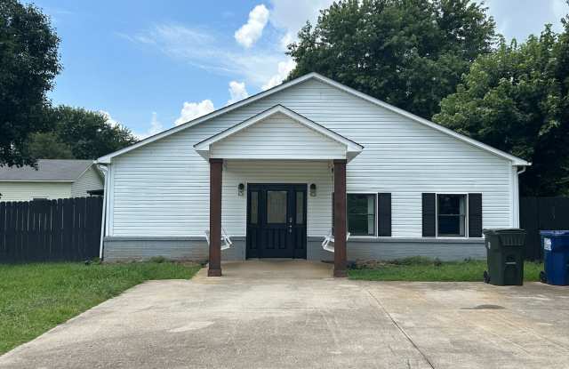 Charming 3 Bedroom, 1 Bath Home – 1,440 Sq Ft on 0.75 Acre Lot photos photos