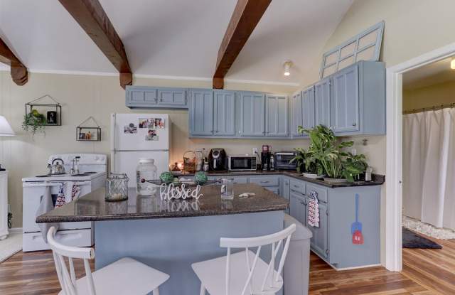 9142 Mineral Wells Road Gallery 3
