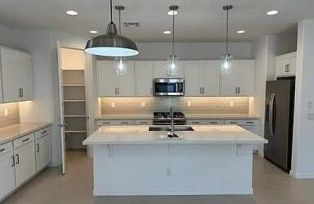 10278 W AMELIA Avenue Gallery 4