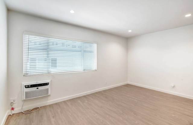Hollywood Hills Apartments photos photos