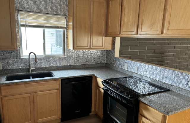 346 E Shore Dr - 346 East Shore Drive, Whitmore Lake, MI 48189
