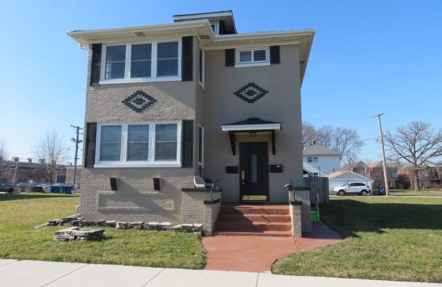 118 N 12th Avenue unit: 2 photos photos