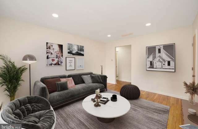 13 S BLACK HORSE Pike unit: 1B photos photos