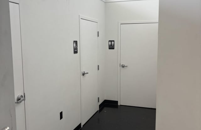 118 S Walnut Street Gallery 3