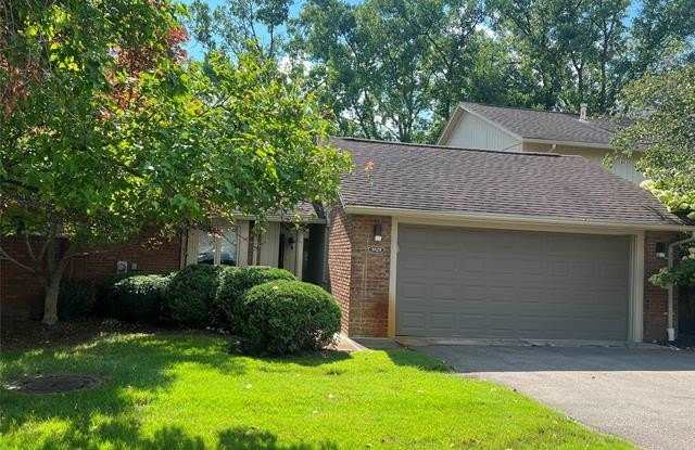 5529 Walnut Circle W Gallery 1
