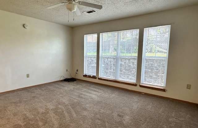3 Bedroom / 2 Bath Apartment photos photos
