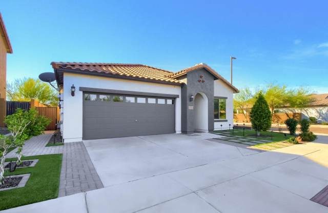 1735 W Straight Arrow Ln - Lease Gallery 3